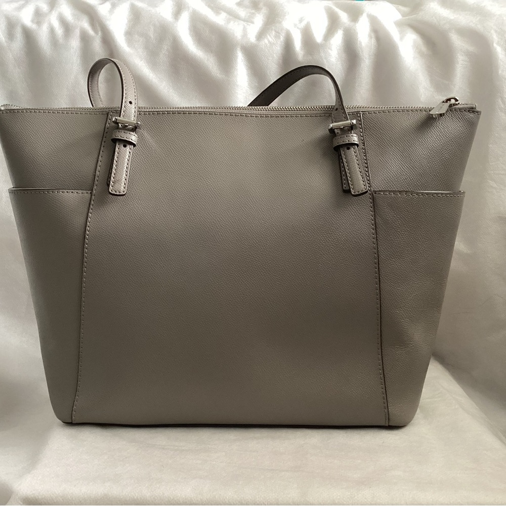 Michael Kors ‘Charlotte’ Saffiano Leather Tote - Picture 2 of 15